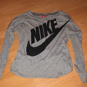 NIKE SOFT SWOOSH Long Sleeve Tee